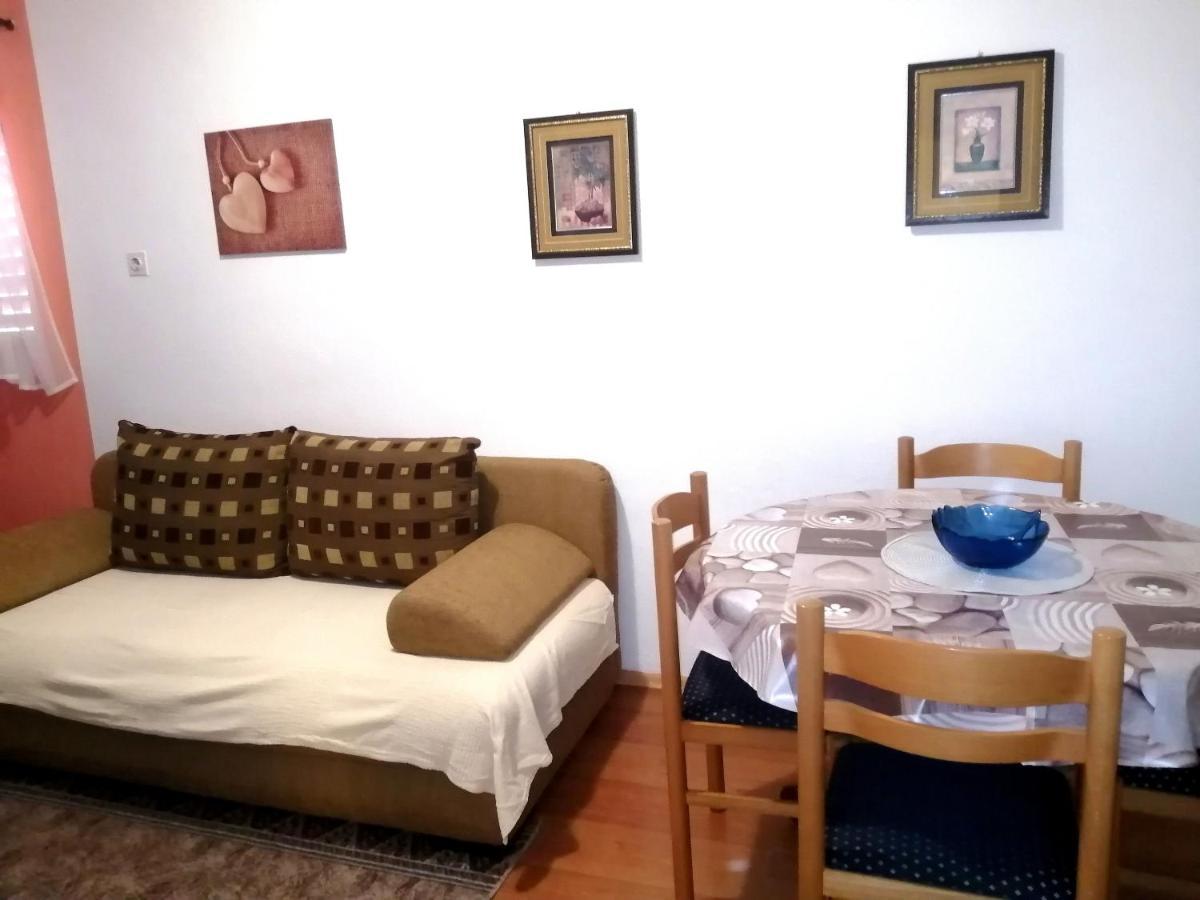 Apartmani Zmiric פרימוסטן מראה חיצוני תמונה
